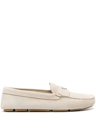 Prada Loafer Aus Wildleder Mit Logo In Neutrals