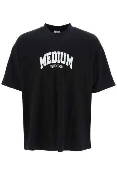 Vetements Contrasting Logo Patch T-shirt In Black