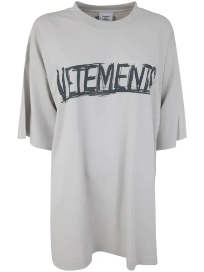 Vetements Worldtour Logo T-shirt In Oyster Mushroom