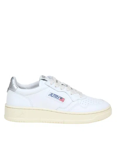 Autry Leather Sneakers In White/silver