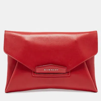 Pre-owned Givenchy Red Leather Medium Antigona Envelope Clutch