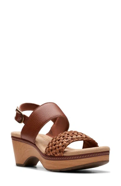 Clarks Seannah Step Woven Strap Clog-style Platform Sandals In Tan