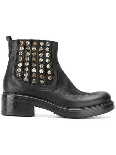 Strategia Studded Chelsea Boots In Nero