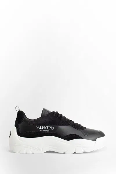 Valentino Garavani Valentino Sneakers In Black