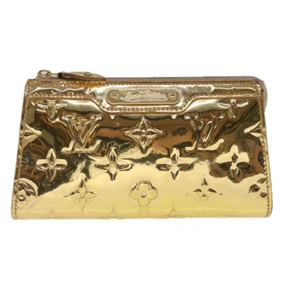 Pre-owned Louis Vuitton Cosmetic Pouch Gold Patent Leather Clutch Bag ()
