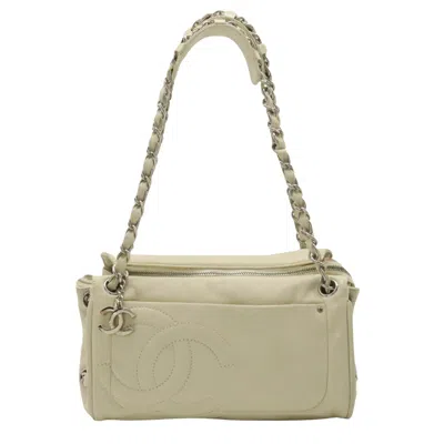 Pre-owned Chanel Coco Mark Leather Shoulder Bag () In White