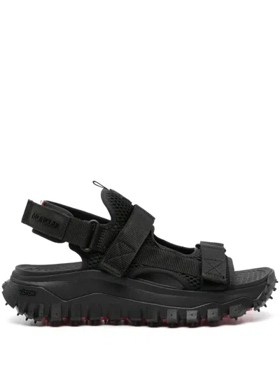 Moncler Lace-ups In Black