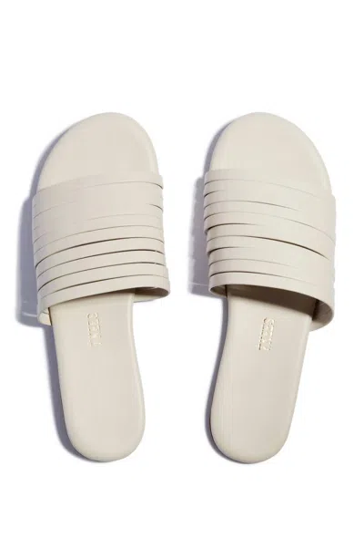 Tkees Caro Sandal In White