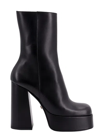 Versace Ankle Boots In Black