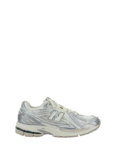 New Balance Sneakers In Silver Metallic/off White