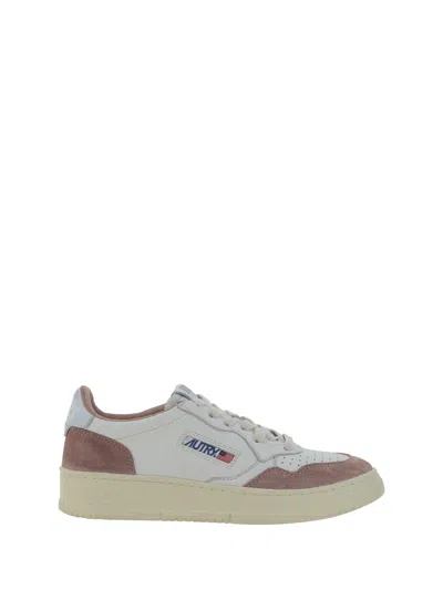 Autry Medalist Low Sneakers In Wht/nude