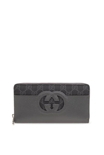 Gucci Gg Logo Zipped Wallet In Grey
