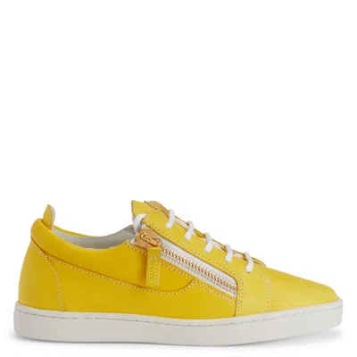 Giuseppe Zanotti Nicki Leather Sneakers In Yellow