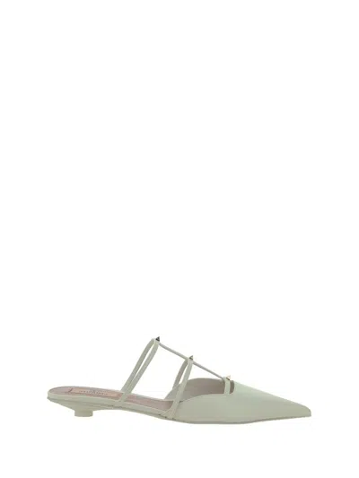 Valentino Garavani Sandals In Ivory