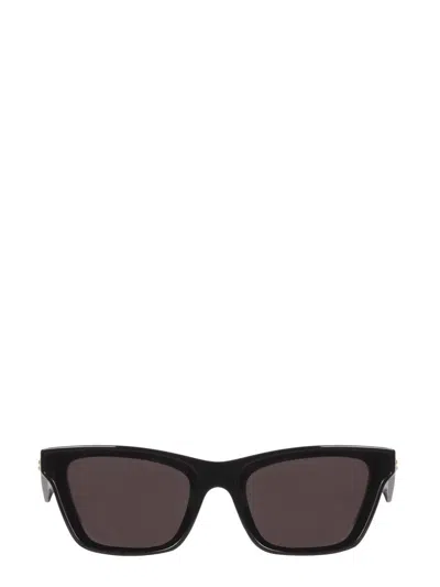 Bottega Veneta Cat-eye Frame Sunglasses In Black