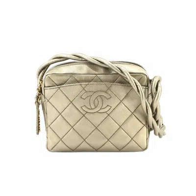 Pre-owned Chanel Leather Shoulder Bag () In Gold