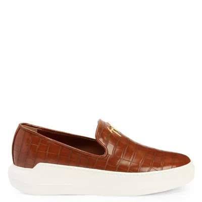 Giuseppe Zanotti Conley Sneakers Mit Logo-schild In Brown