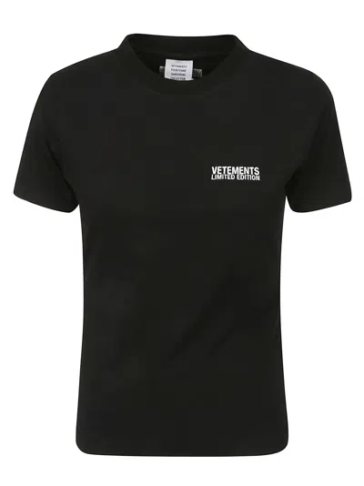 Vetements Embroidered Logo Fitted T-shirt In Black