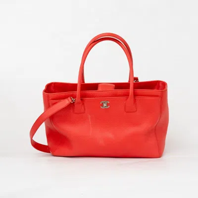 Pre-owned Chanel Red Leather Executive Small Bag