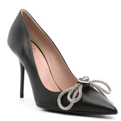 Love Moschino Logo-plaque Bow 100mm Pumps In Black