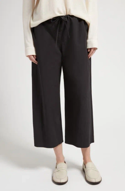The Row Jubin Drawstring Cropped Trousers In Black