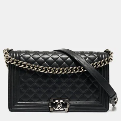 Pre-owned Chanel Quilted Leather New Medium Boy Shoulder Bag In Black
