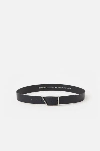 Closed Leather Belt In Black