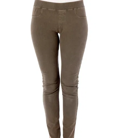 French Kyss Capri Jeggings In Army In Green