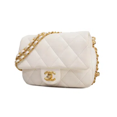 Pre-owned Chanel Timeless Leather Shoulder Bag () In White