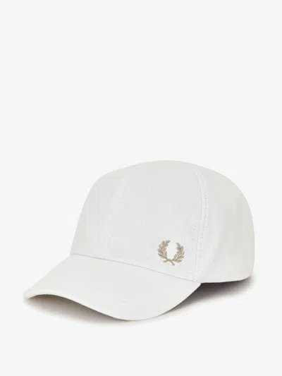 Fred Perry Hat In White