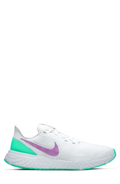 Nike Revolution 5 Low-top Sneakers In 102 White/vlrnbl