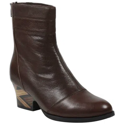 L'amour Des Pieds Women's Joosa Boot In Chocolate Lamb In Brown