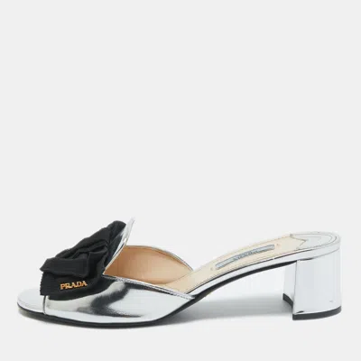 Pre-owned Prada Silver/black Patent Leather And Canvas Bow Slide Sandals Size 38