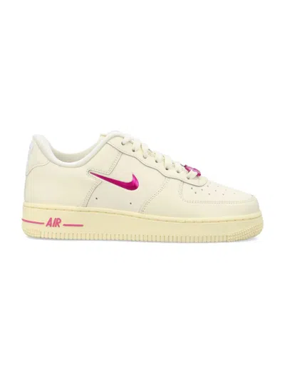 Nike Air Force 1 '07 Se Trainers In Coconut Milk