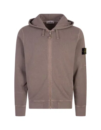 Stone Island Logo Patch Zipped Hoodie In Brown