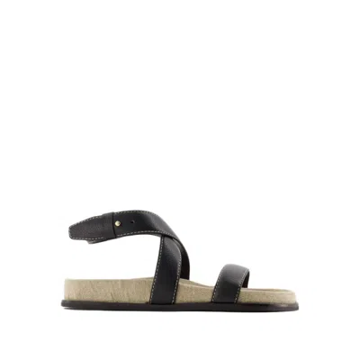 Totême The Chunky Leather Sandals In Black