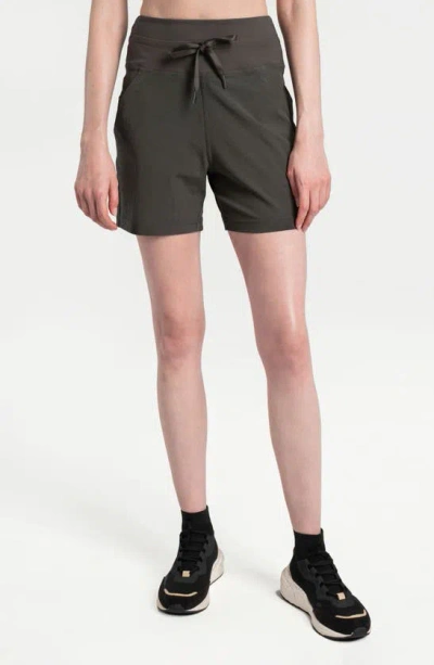 Lole Momentum Shorts In Olive