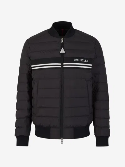 Moncler Logo Padded Jacket In Black