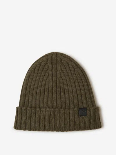 Tom Ford Ribbed Cashmere Beanie In Leather Logo Tag On The Front