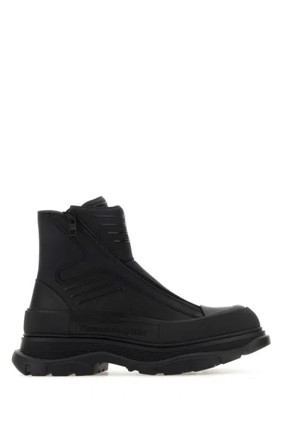 Alexander Mcqueen Boots In Black