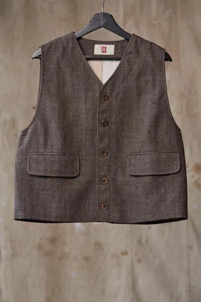 Aviva Jifei Xue Single Breasted Flap Pocket Vest W/adjustable Back In Grey Brown