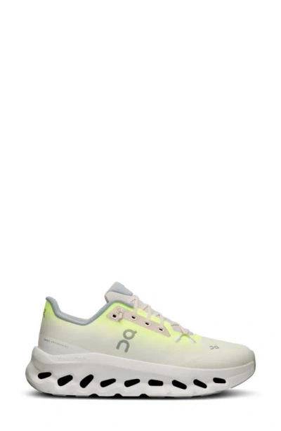 On Cloudtilt Trainers In Lime/ivory