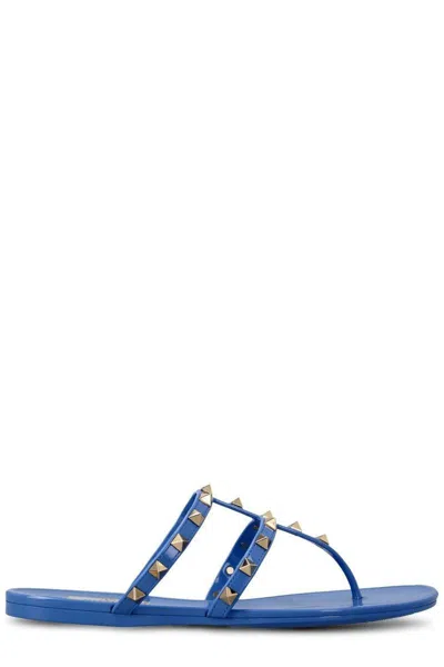 Valentino Garavani Rockstud Flat Rubber Sandals In Denim