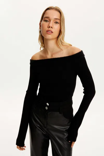 Nocturne Women's Off-shoulder Knitwear Sweater In Black