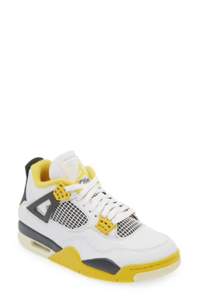 Jordan Air  4 Retro Sneaker In White