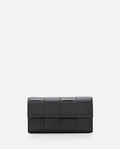 Bottega Veneta Continental Wallet In Maxi Intrecciato Nappa Leather In Black-gold
