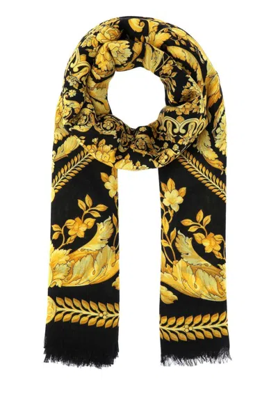 Versace Baroque Pattern Knitted Scarf In Fdo Nero + Stampa Oro
