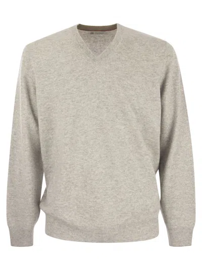 Brunello Cucinelli Cashmere V-neck Sweater In Grey
