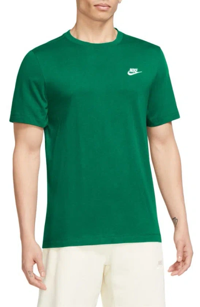 Nike Sportswear Club Small Logo T-shirt In White/malachite