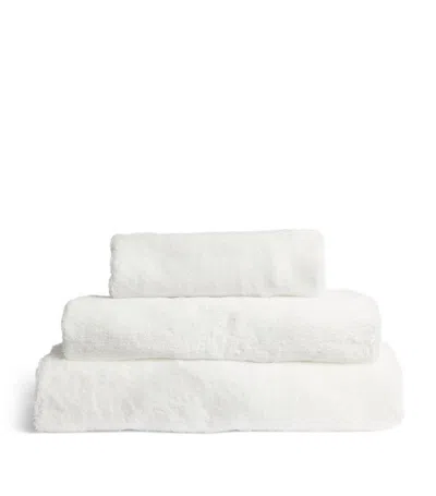 Uchino Blissful Bath Towel (70cm X 140cm) In White